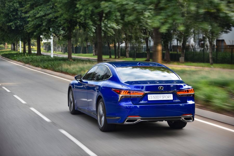  Lexus LS500 F-Sport 2019 года  (ZA) (фото 5 из 40)